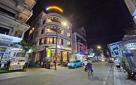Khách sạn Carnosa Huế